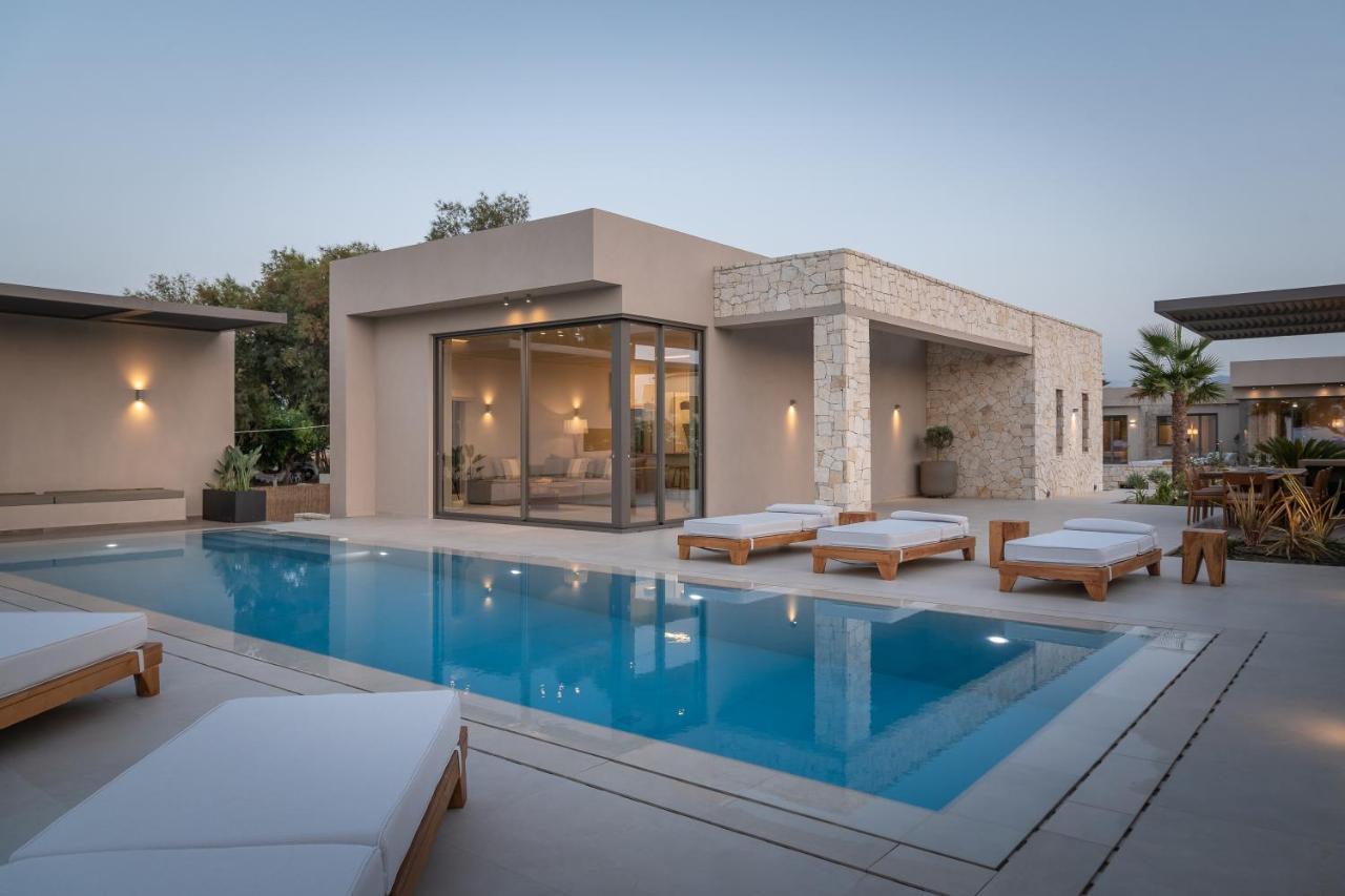 Artemis Seafront Villa, An Evanescence Sea Retreat, By Thinkvilla Tavronitis  Ngoại thất bức ảnh