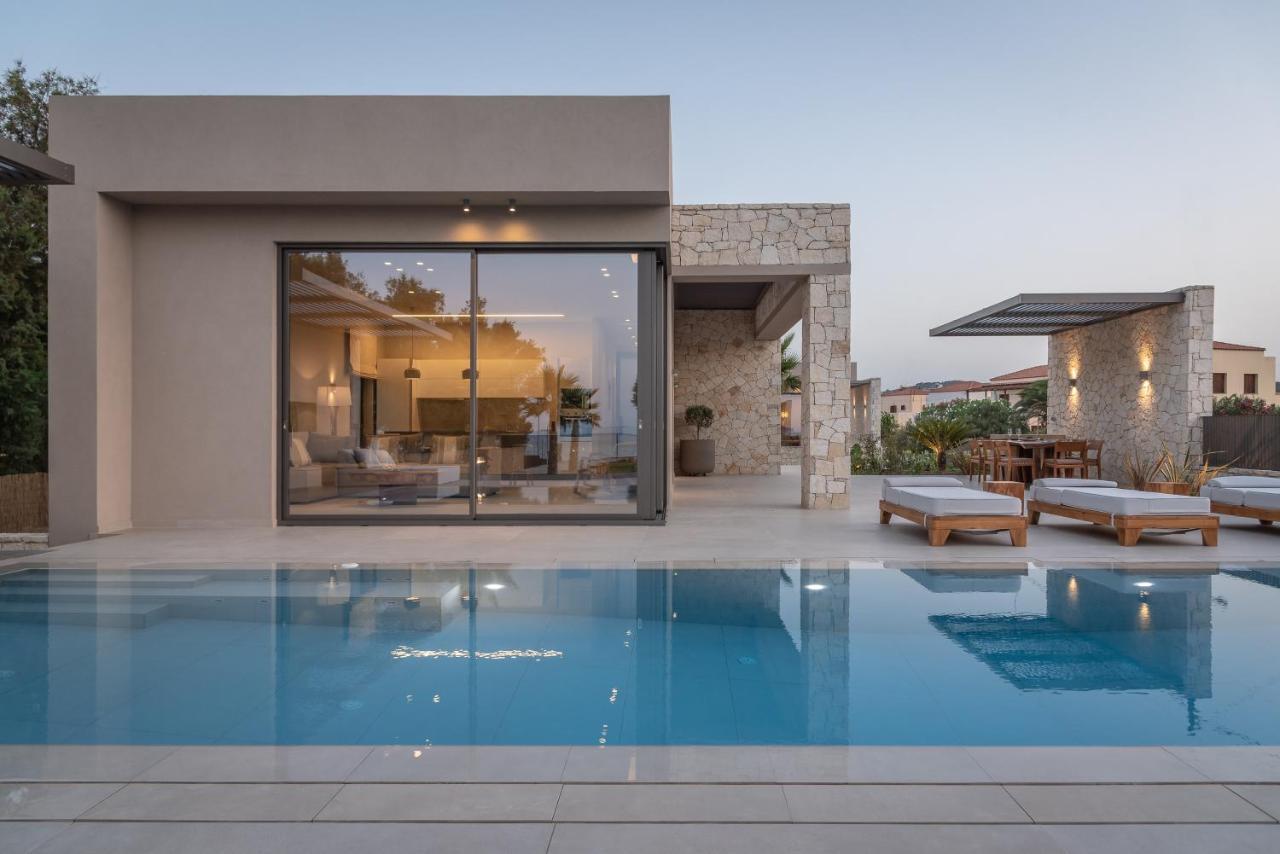 Artemis Seafront Villa, An Evanescence Sea Retreat, By Thinkvilla Tavronitis  Ngoại thất bức ảnh
