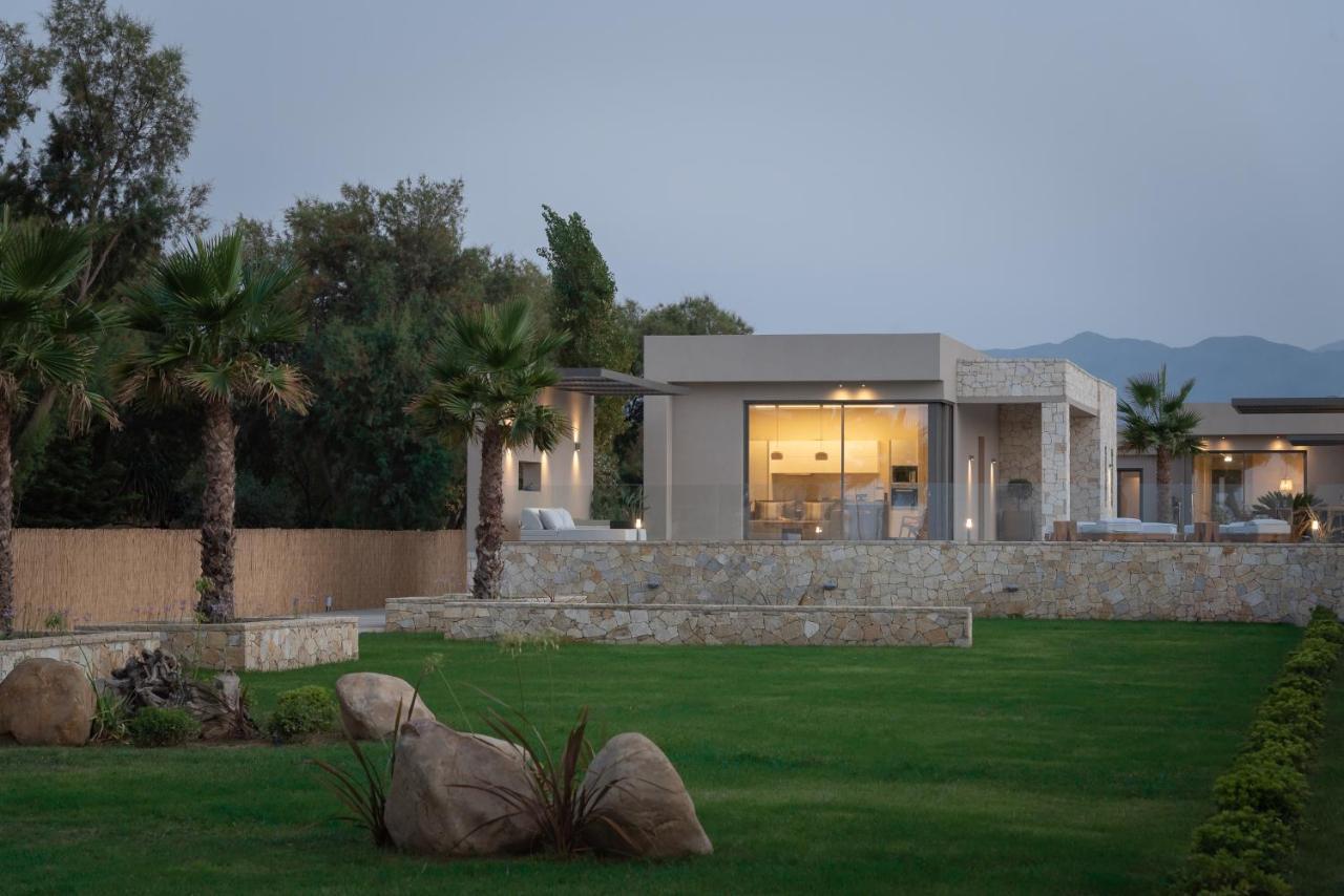 Artemis Seafront Villa, An Evanescence Sea Retreat, By Thinkvilla Tavronitis  Ngoại thất bức ảnh